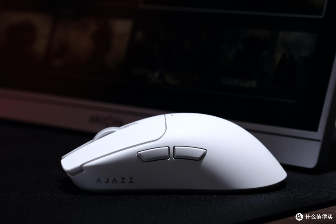 从游戏菜鸡到上分大神,全靠黑爵 AJ200AI PRO + 鼠标的神助攻!