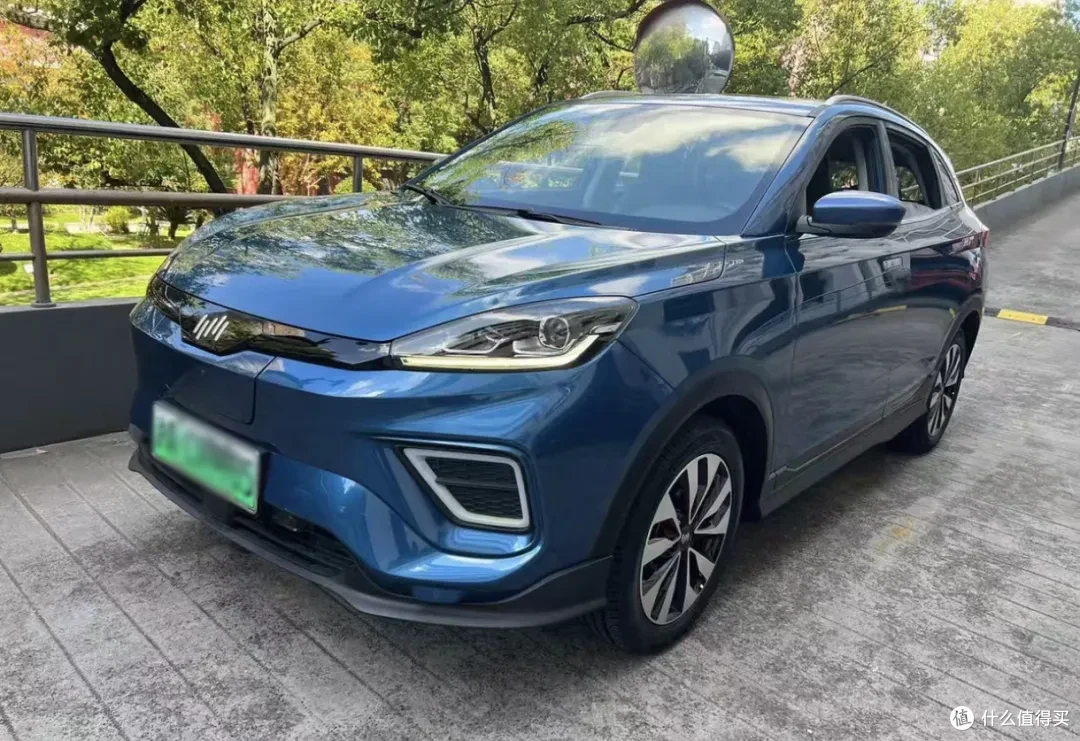 3万内的二手SUV电车,车长4.5米+续航405公里,还带13寸大屏