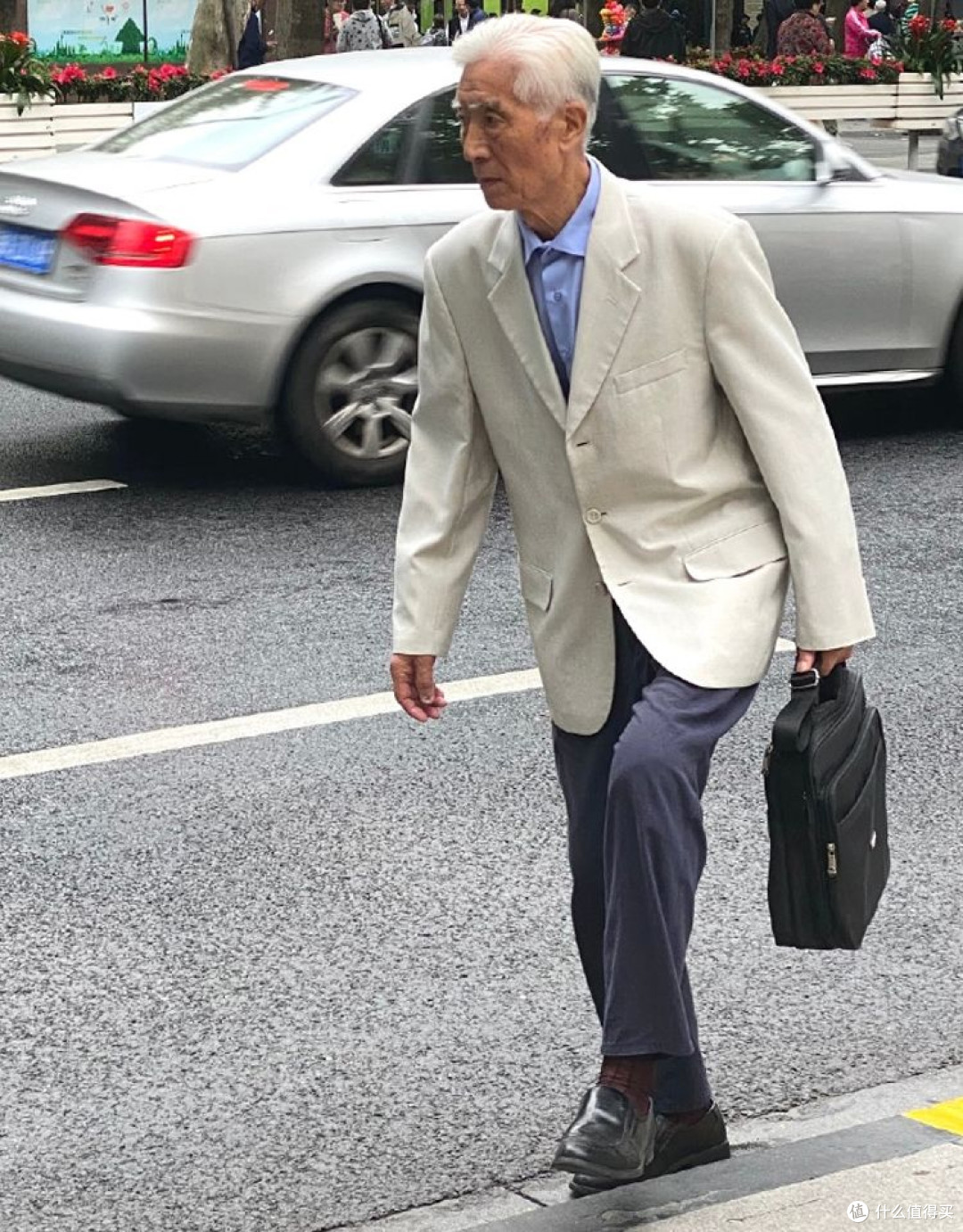 七、八十岁男人，比黑发更有气质的是白发，看完这3组对比就懂了