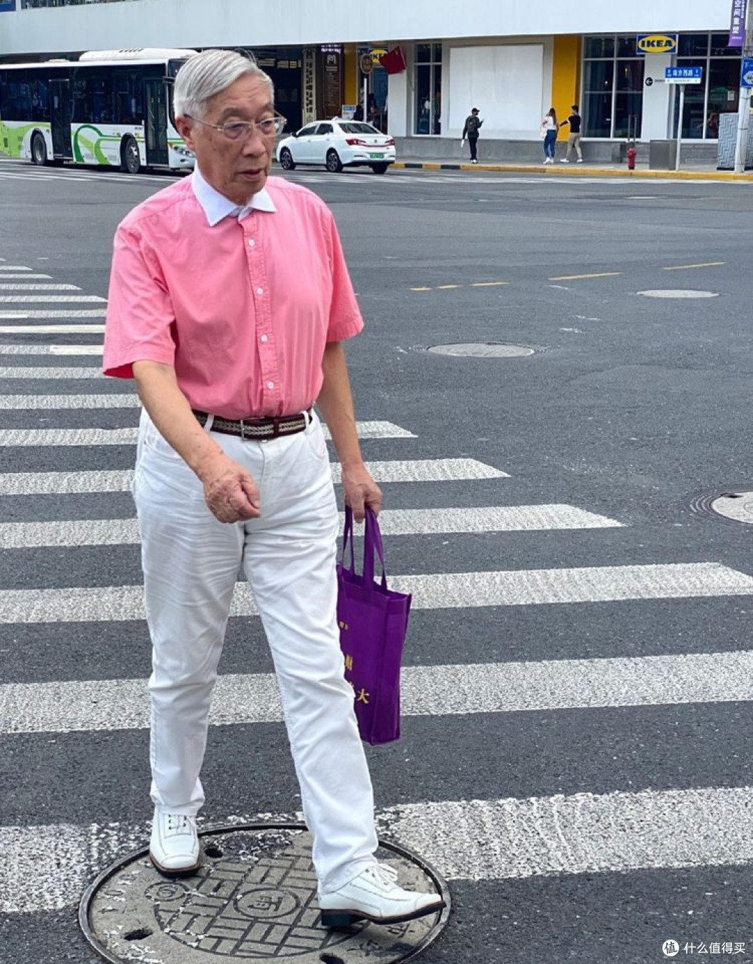 七、八十岁男人，比黑发更有气质的是白发，看完这3组对比就懂了