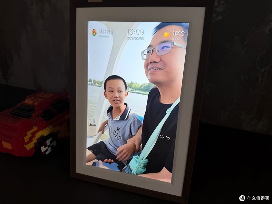 阿卓帕 D10 电子相册:把时光酿成触手可及的温暖
