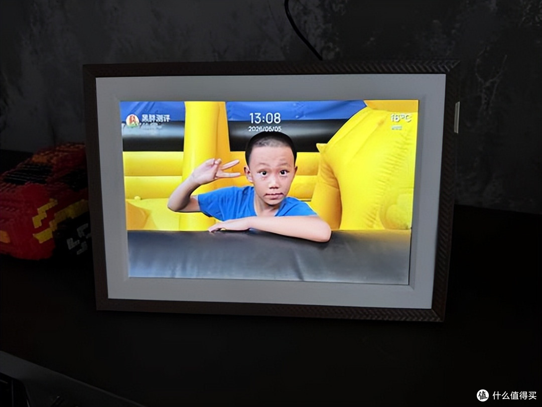 阿卓帕 D10 电子相册:把时光酿成触手可及的温暖
