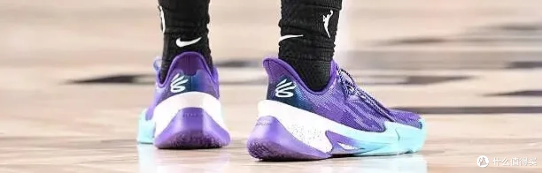 【WNBA每日上脚】布克2最美配色是淡粉?韩旭同款奥莱300随便买!