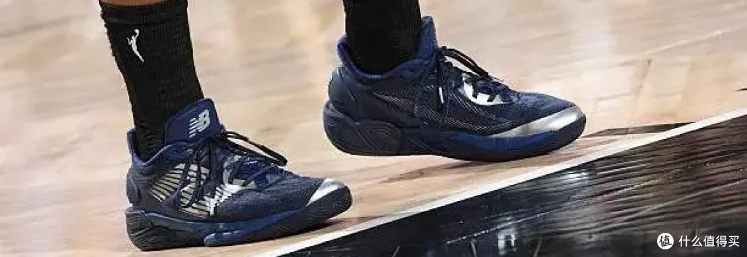 【WNBA每日上脚】布克2最美配色是淡粉?韩旭同款奥莱300随便买!