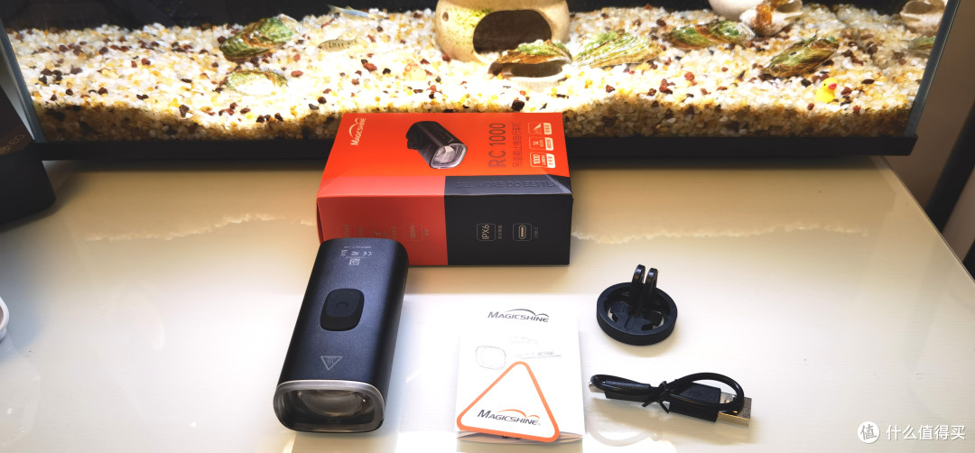 国货精品伴我骑行安全!迈极炫夜骑截止线自行车灯深度体验