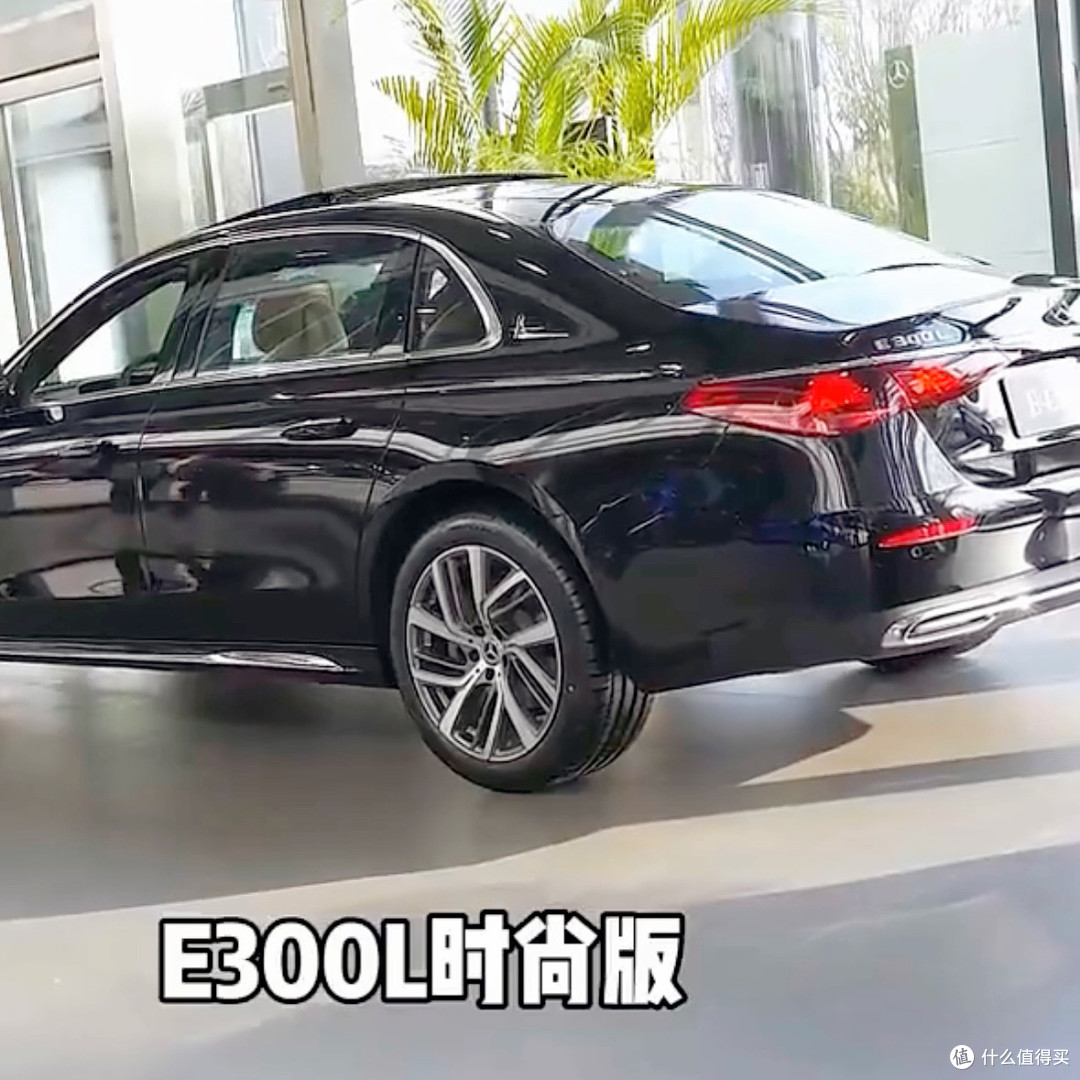 奔驰新E级260L vs 300L:5万差价到底值不值?
