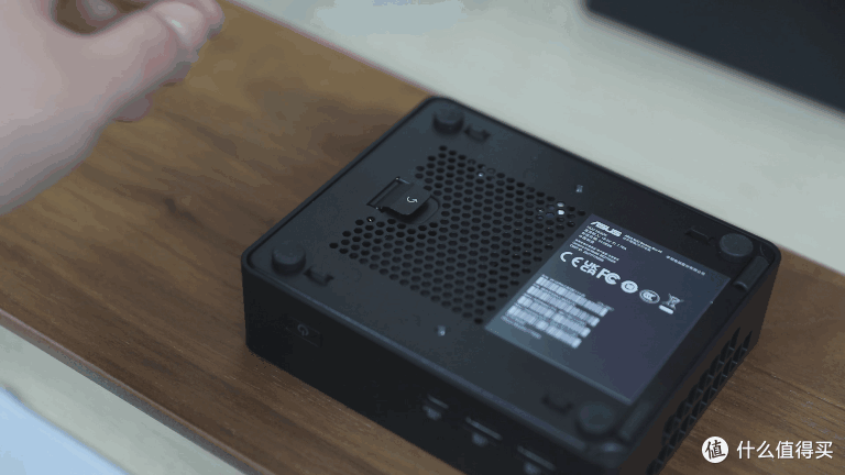 180TOPS AI算力重新定义迷你主机,华硕NUC 16 Pro Mini PC评测