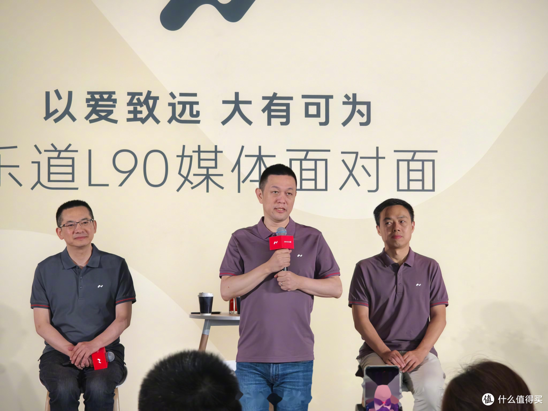 新能源车圈太卷了：当汽车变成 “快消品”，老板们集体破防了