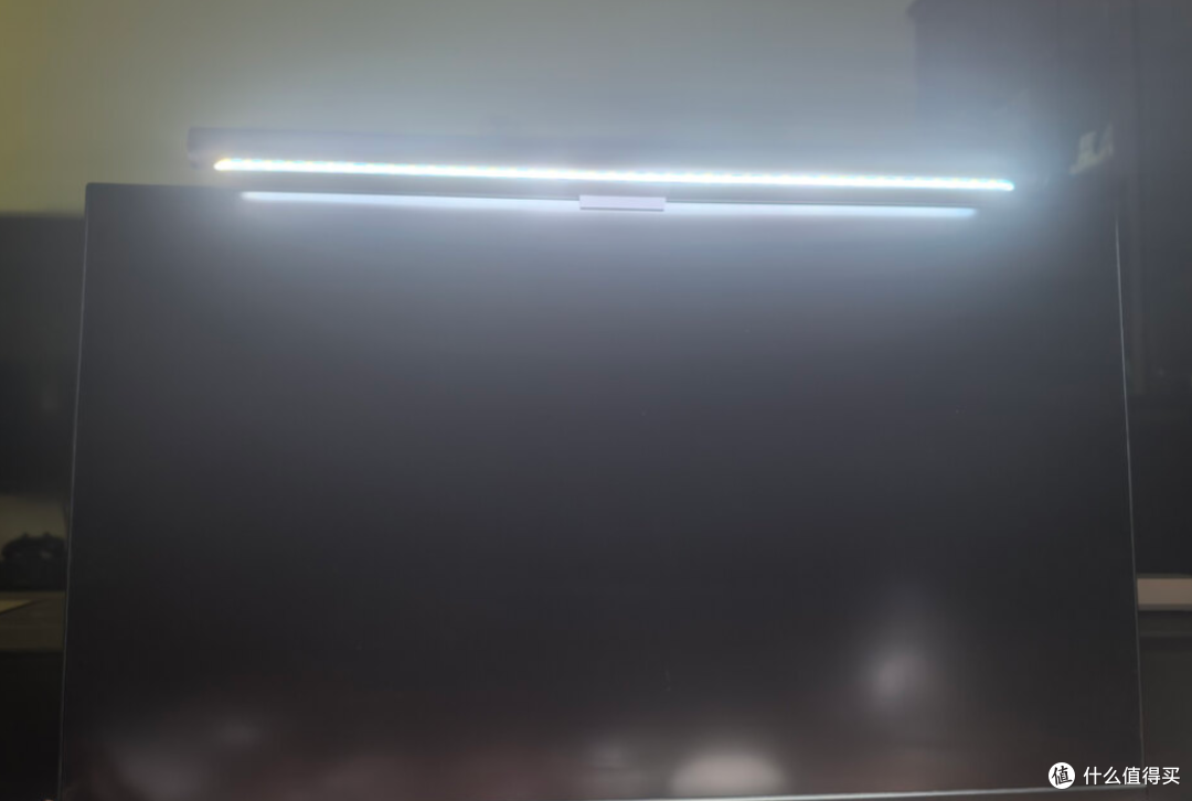 显示器屏幕挂灯能护眼吗?优质的挂灯能明显缓解眼睛负担
