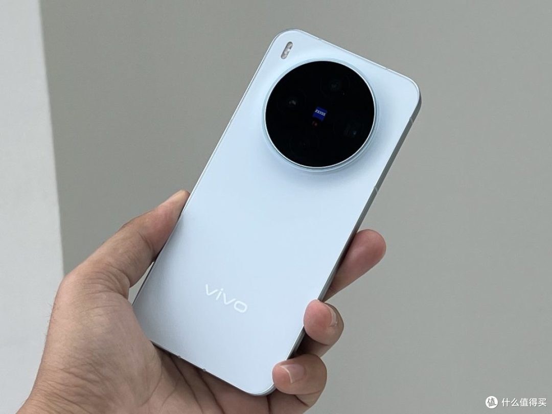 16GB+512GB，5月“适合上班族”的3款手机，价格不涨反降