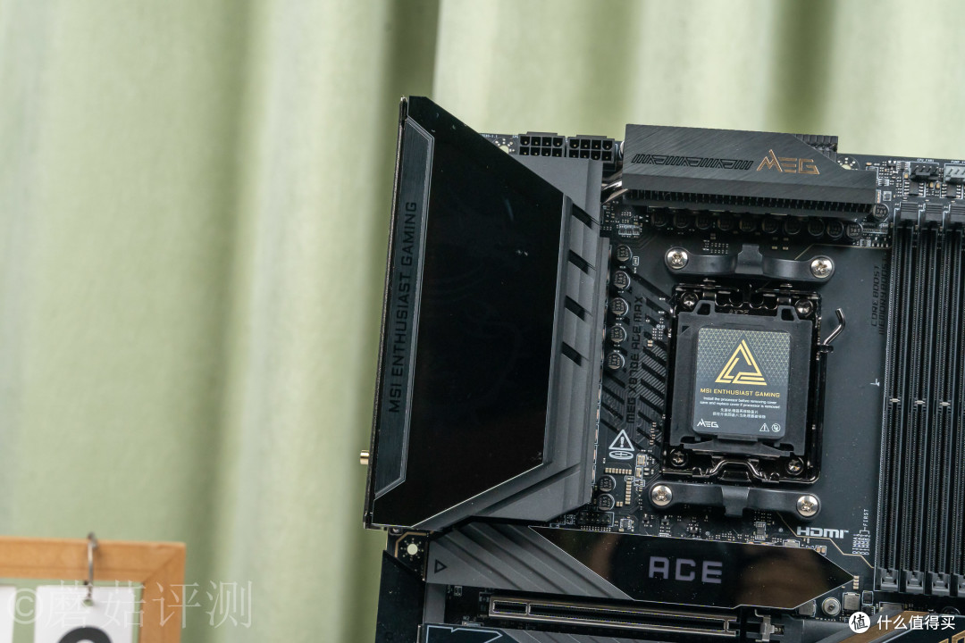 内外兼修,品质与颜值俱佳,微星MEG X870E ACE MAX战神主板 拆解