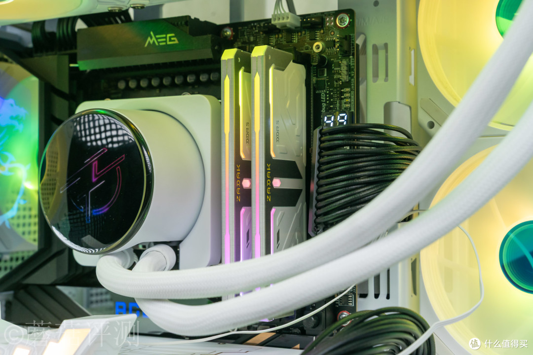 内外兼修,品质与颜值俱佳,微星MEG X870E ACE MAX战神主板 拆解