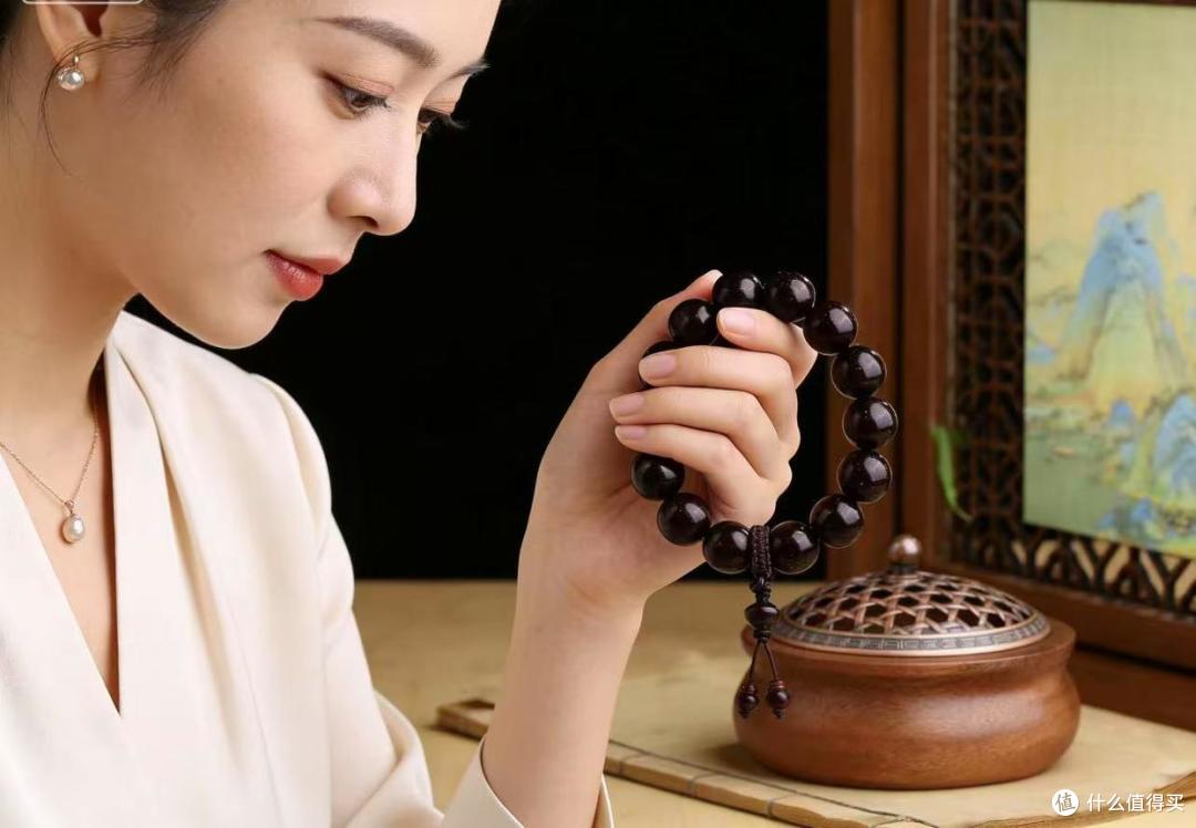 小叶紫檀手串哪个牌子值得入手?十大品牌盘点,辨真假盘玩都知道