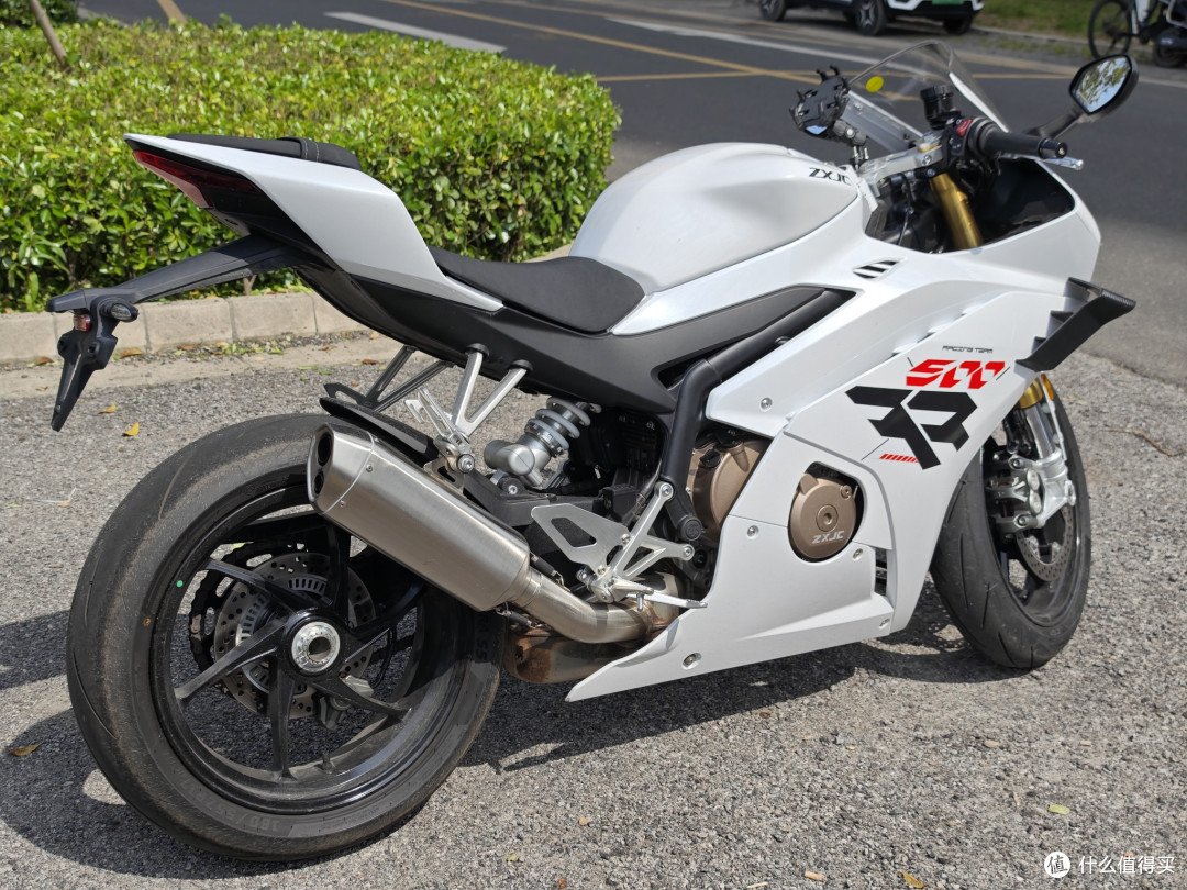 张雪500RR，零百3.4秒，极速235公里，这车骑起来是什么感受？