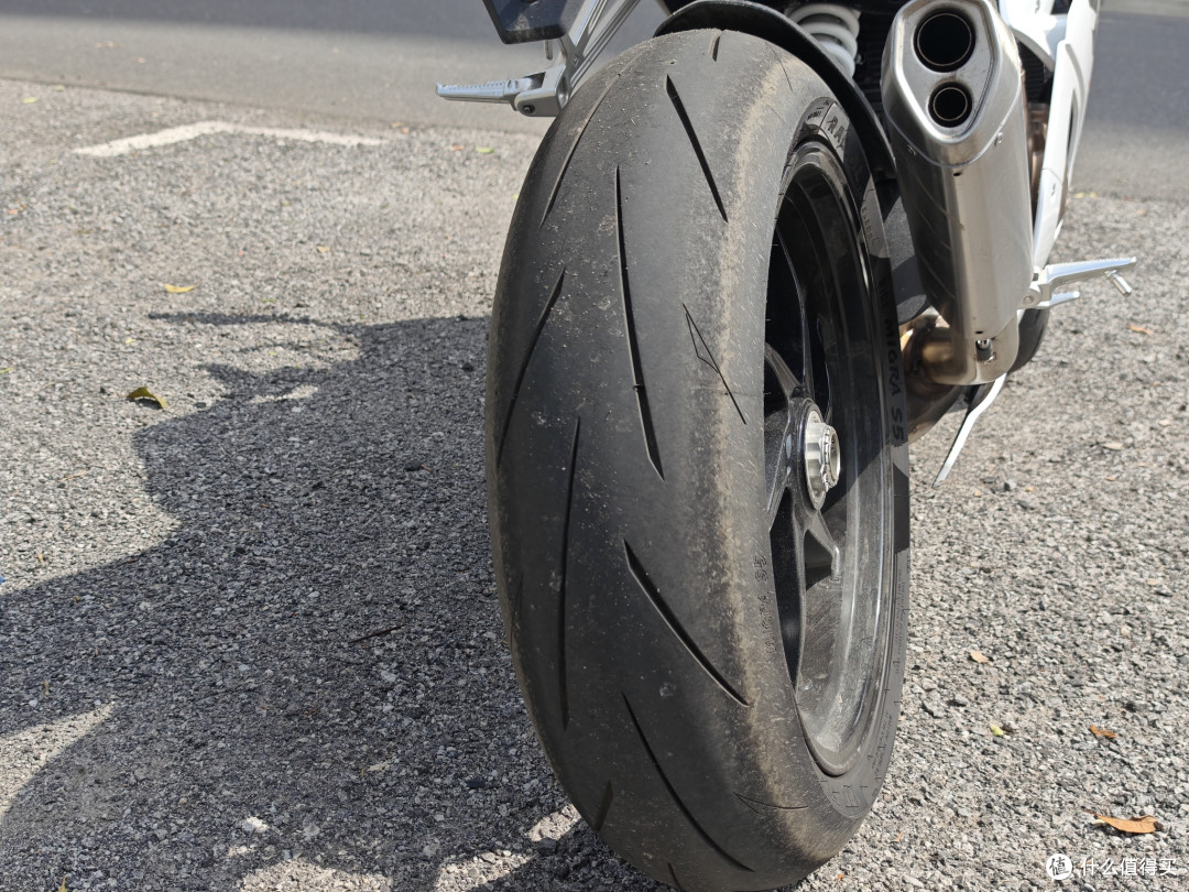 张雪500RR，零百3.4秒，极速235公里，这车骑起来是什么感受？