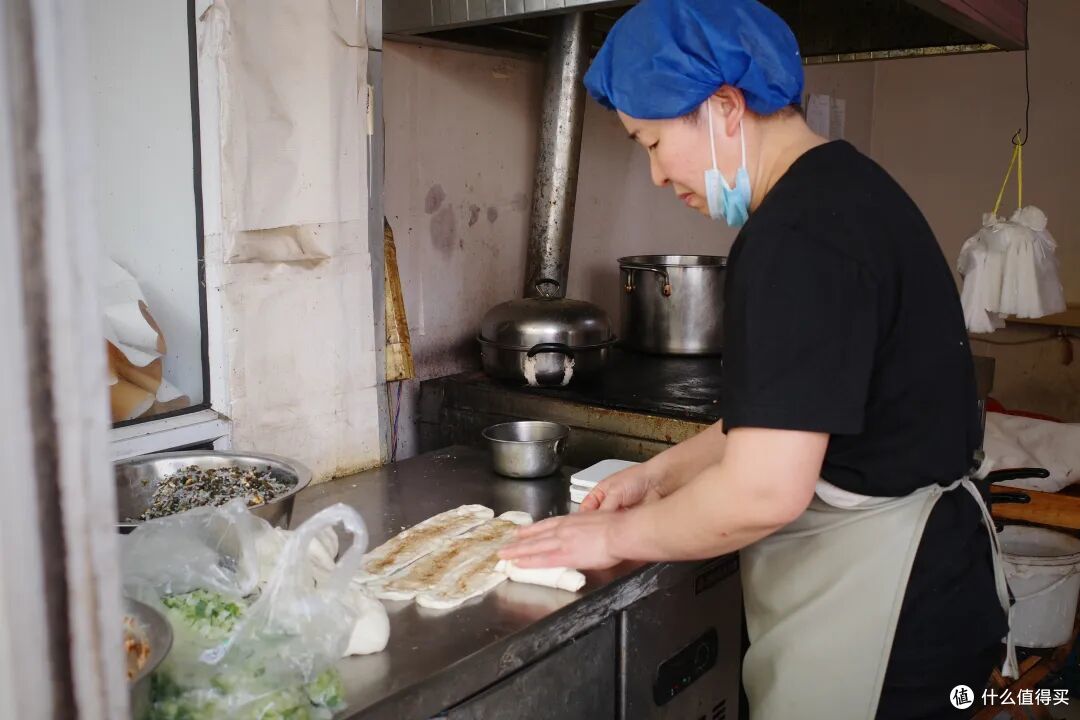 潮水退了才知道谁在裸泳,流量散了才知道哪座城是真好吃