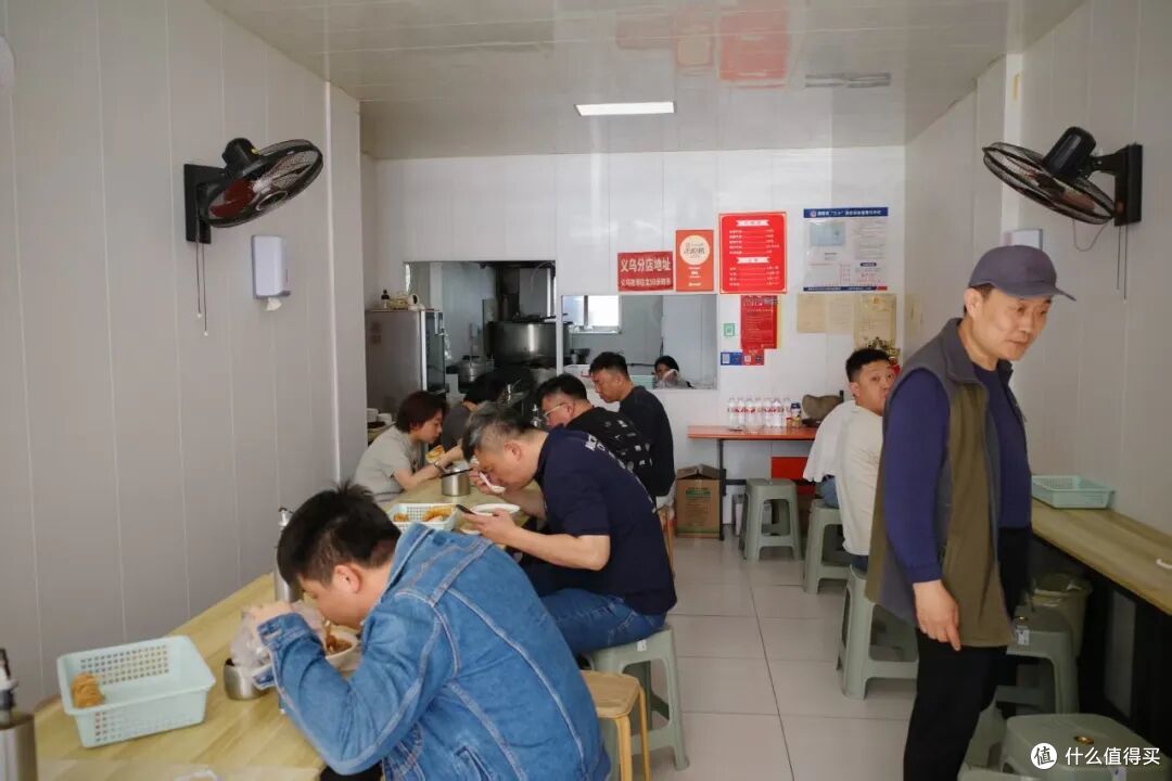 潮水退了才知道谁在裸泳,流量散了才知道哪座城是真好吃