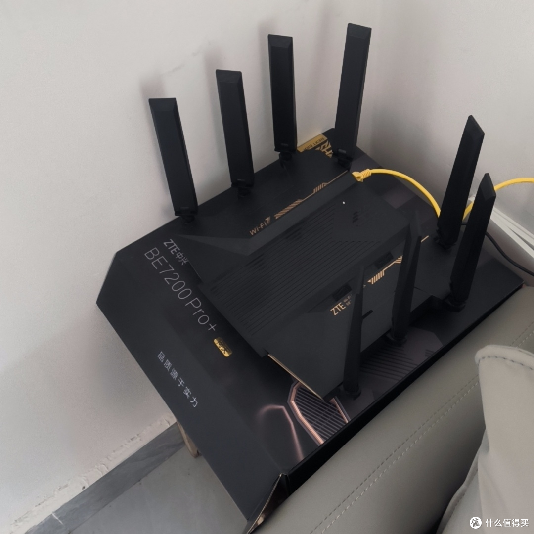 我家那台服役3个月的中兴问天BE7200Pro+居然是被一只猫逼着换的
