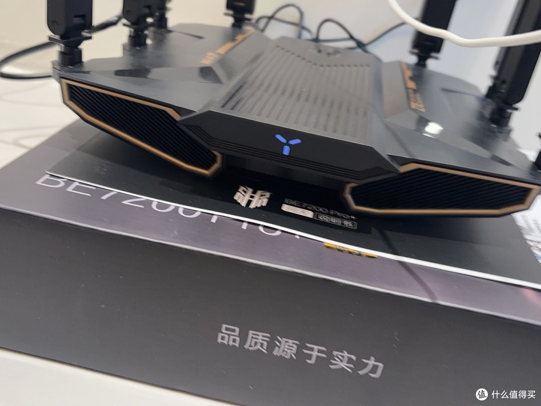 我家那台服役3个月的中兴问天BE7200Pro+居然是被一只猫逼着换的