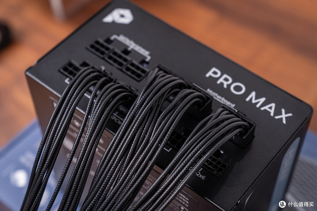 微星 PRO MAX 1000P :白金品质+ATX3.1满配,装机闭眼入