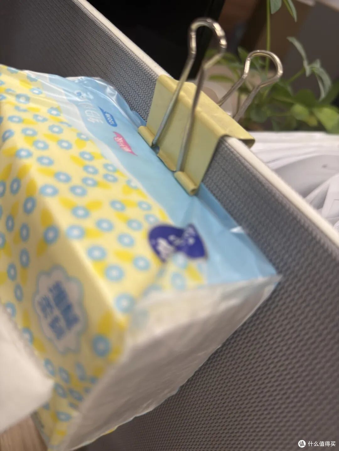 被年轻人「工位智慧」惊到了!果然,思路打开,就解决了不少痛点