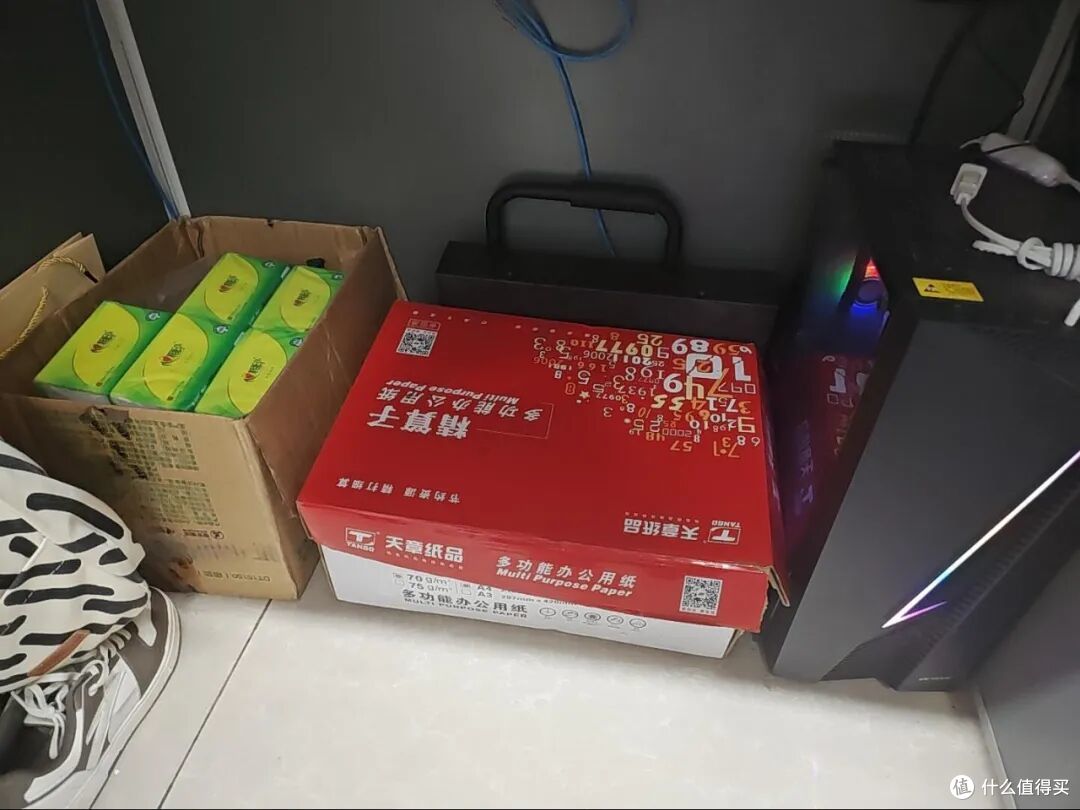 被年轻人「工位智慧」惊到了!果然,思路打开,就解决了不少痛点