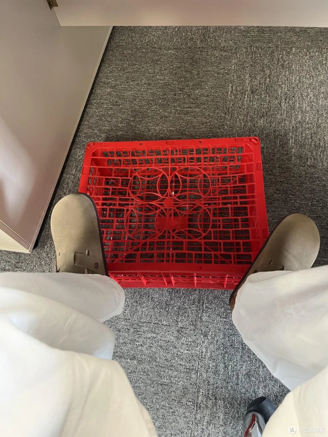 被年轻人「工位智慧」惊到了!果然,思路打开,就解决了不少痛点