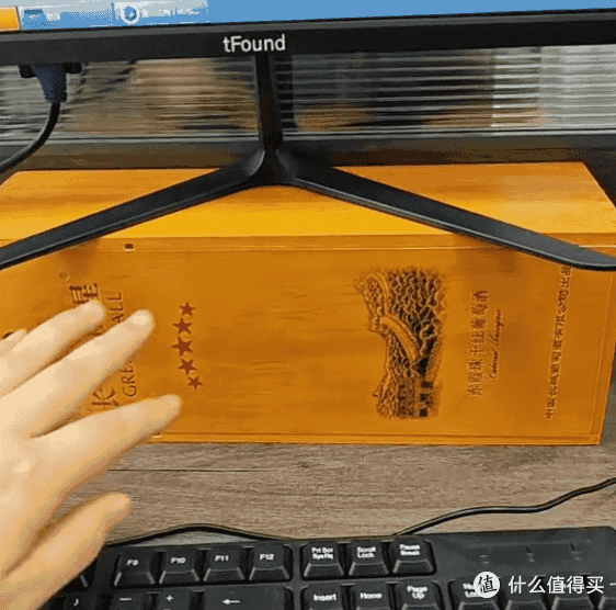 被年轻人「工位智慧」惊到了!果然,思路打开,就解决了不少痛点