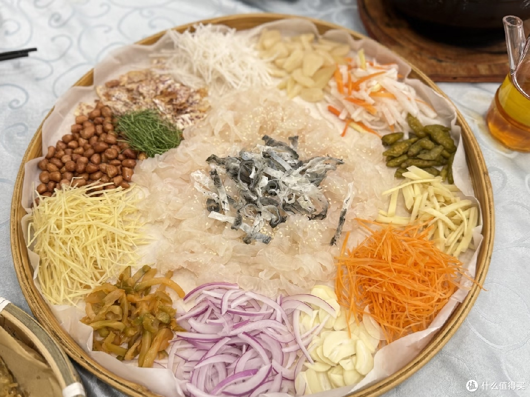 捞鱼生:风生水起的美食仪式