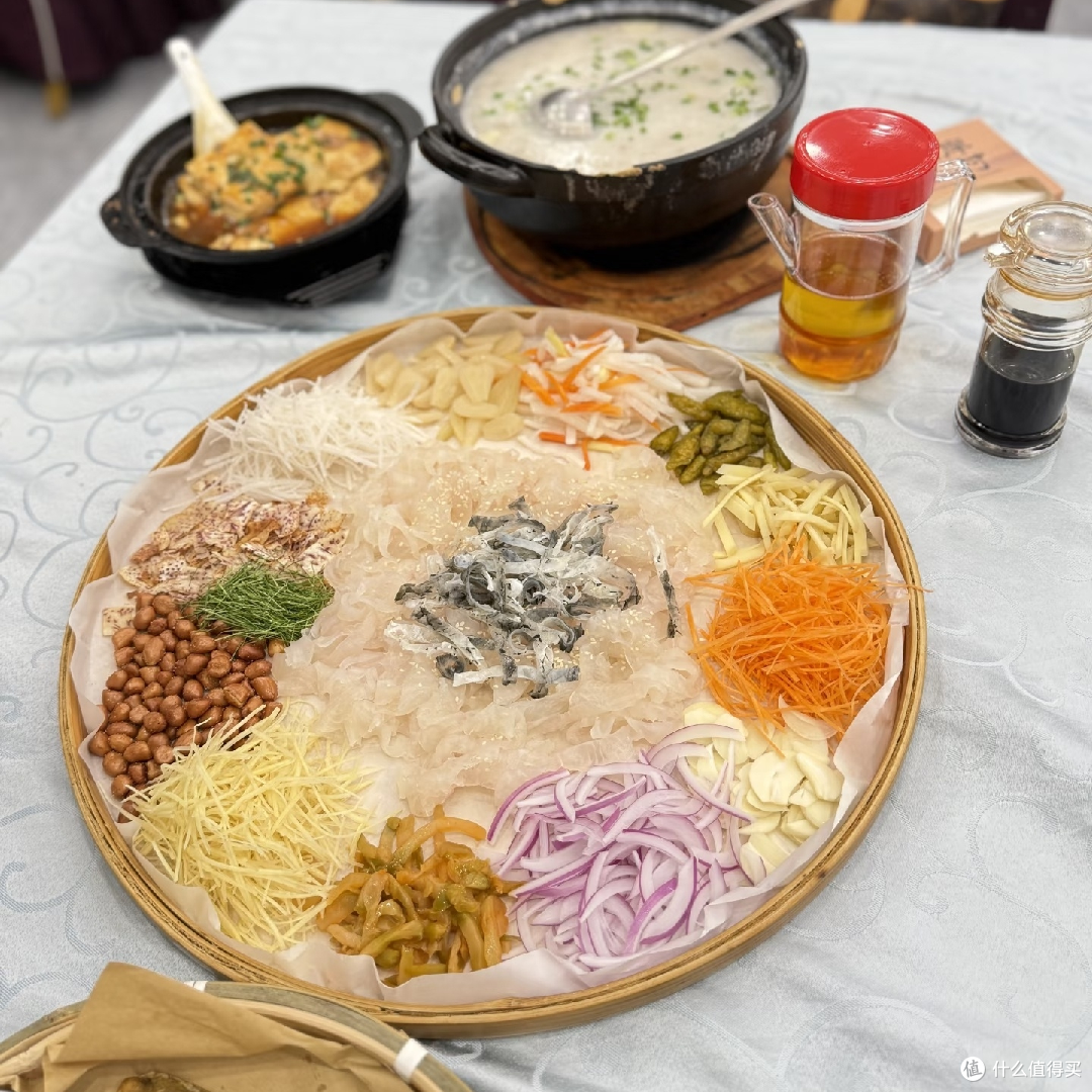 捞鱼生:风生水起的美食仪式