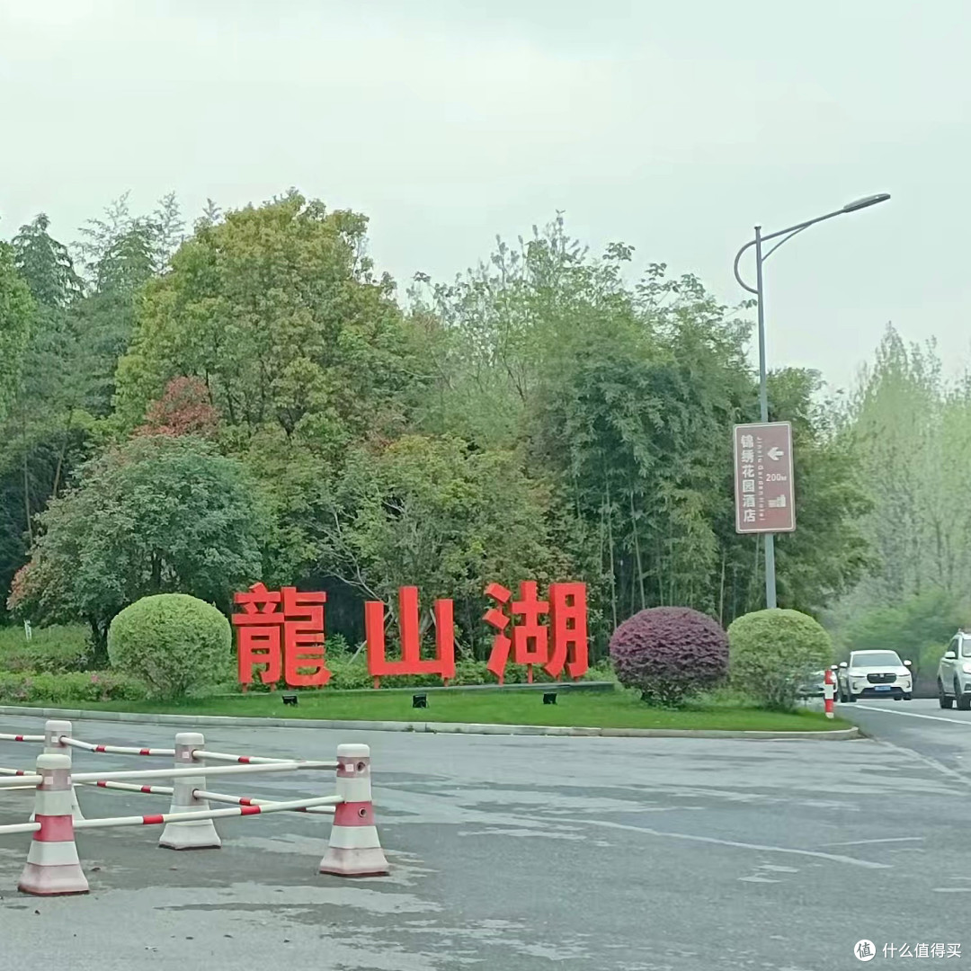 湖州龙山湖,是把“城市秘境”这四个字焊死在现实里的地方!