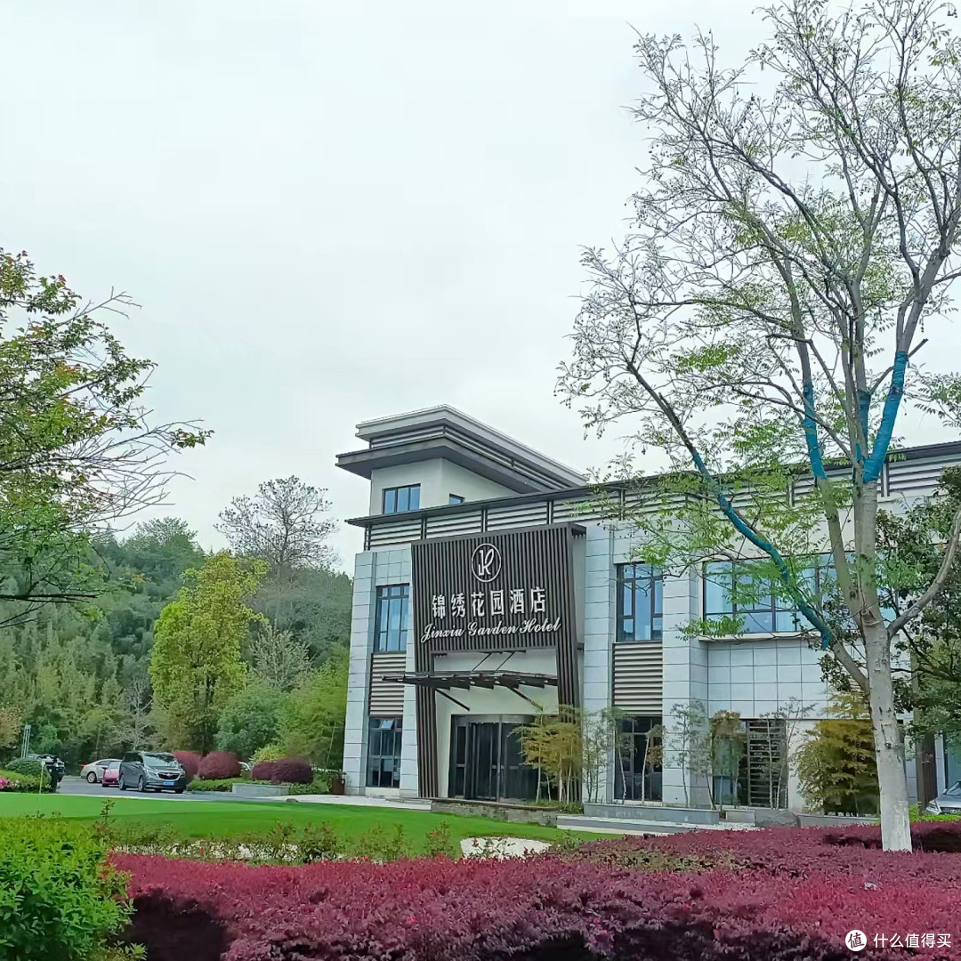 湖州龙山湖,是把“城市秘境”这四个字焊死在现实里的地方!