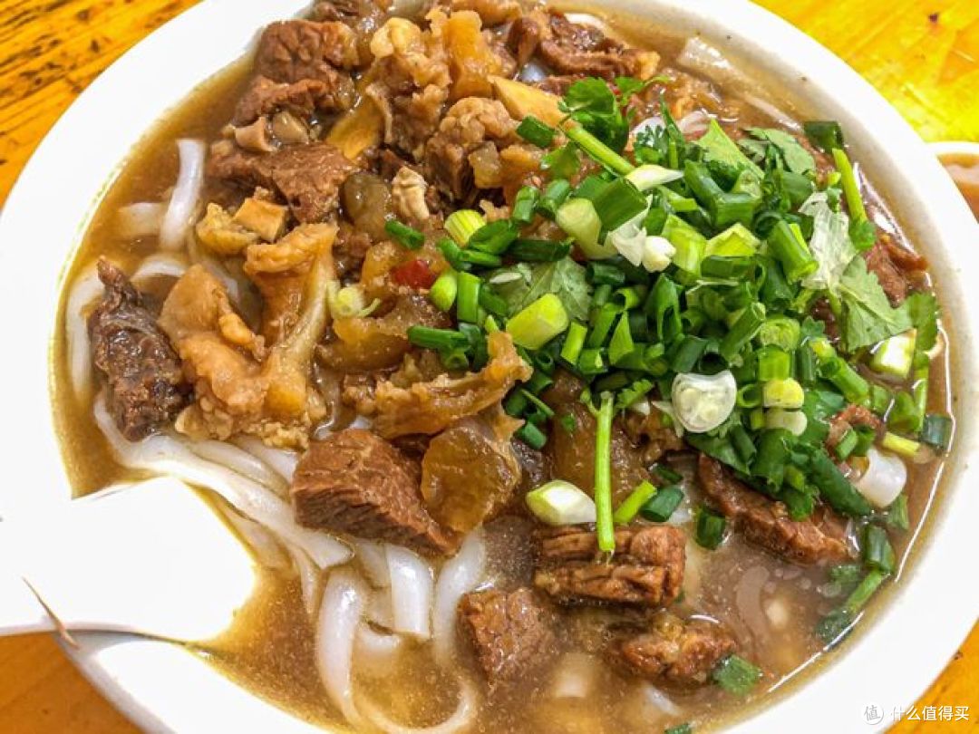 广州西华路40年传奇:珍珍小食店,一碗牛腩河粉的烟火坚守