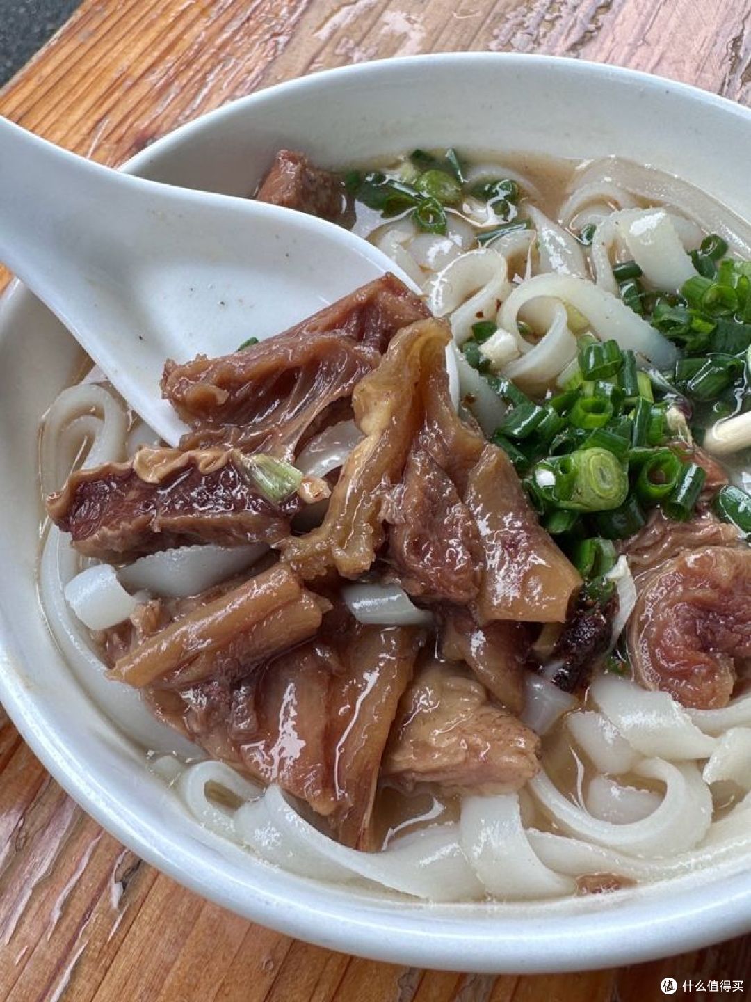 广州西华路40年传奇:珍珍小食店,一碗牛腩河粉的烟火坚守