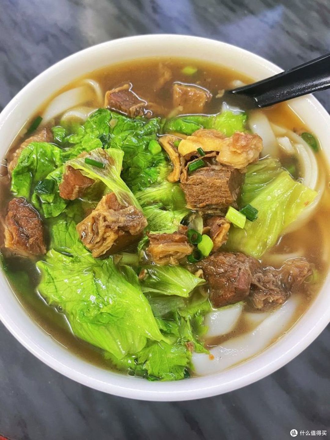 广州西华路40年传奇:珍珍小食店,一碗牛腩河粉的烟火坚守