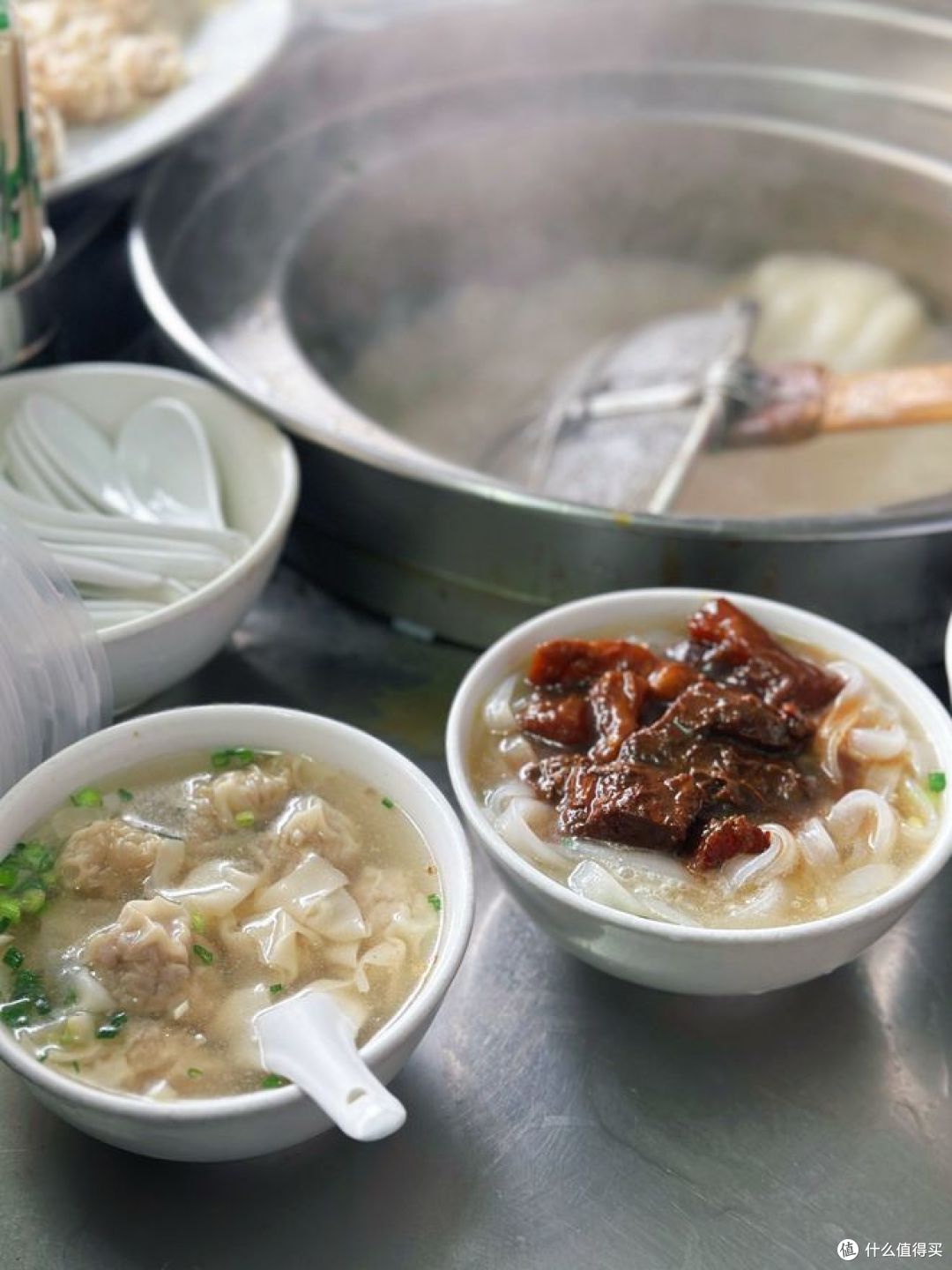 广州西华路40年传奇:珍珍小食店,一碗牛腩河粉的烟火坚守
