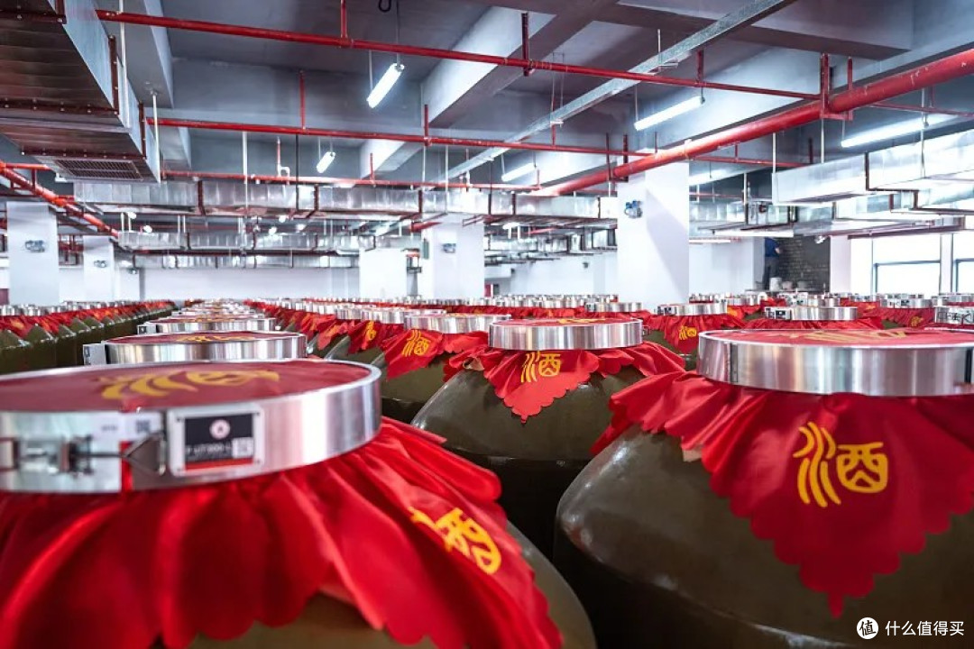 企业礼品为什么要定制?批量送和专属定制的差距,一个案例说明白