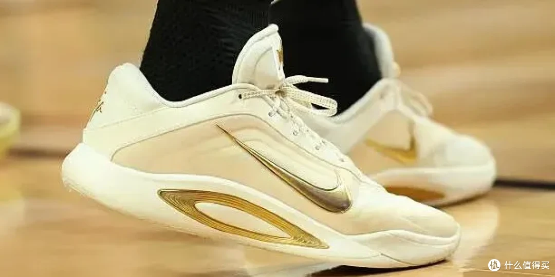 【NBA每日上脚】骑士东决还没稳！迪子疯推登哥新鞋？
