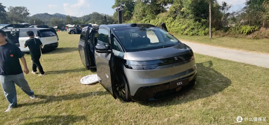 极氪Mix：一辆公认的好车，定价近30万，月销仅个位，输在了哪？