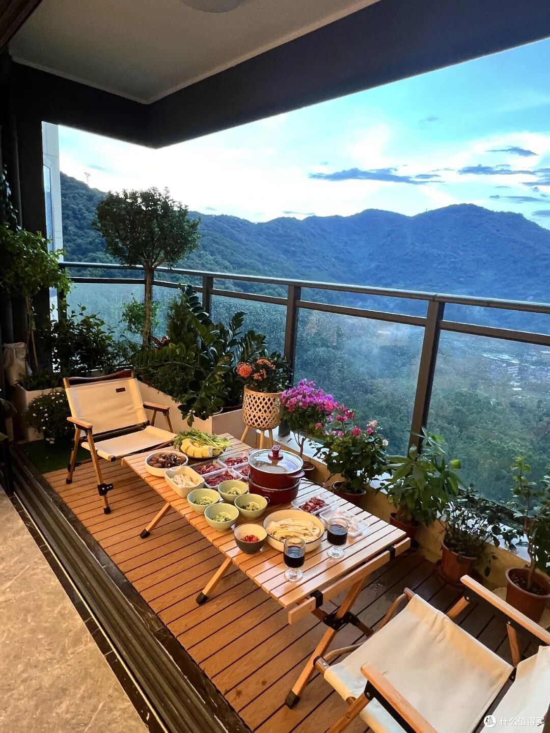 不听劝,要做开放式阳台,入住两年,说句真心话:不封阳台太爽了