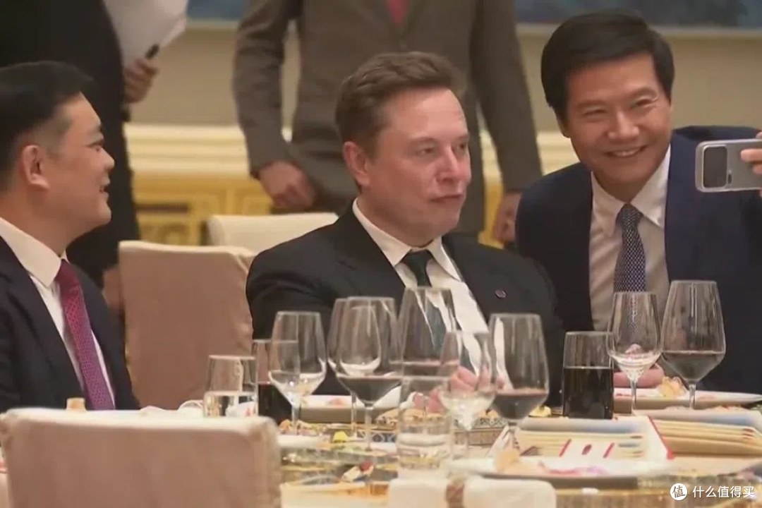 雷军和马斯克合个影,怎么又成了小米原罪