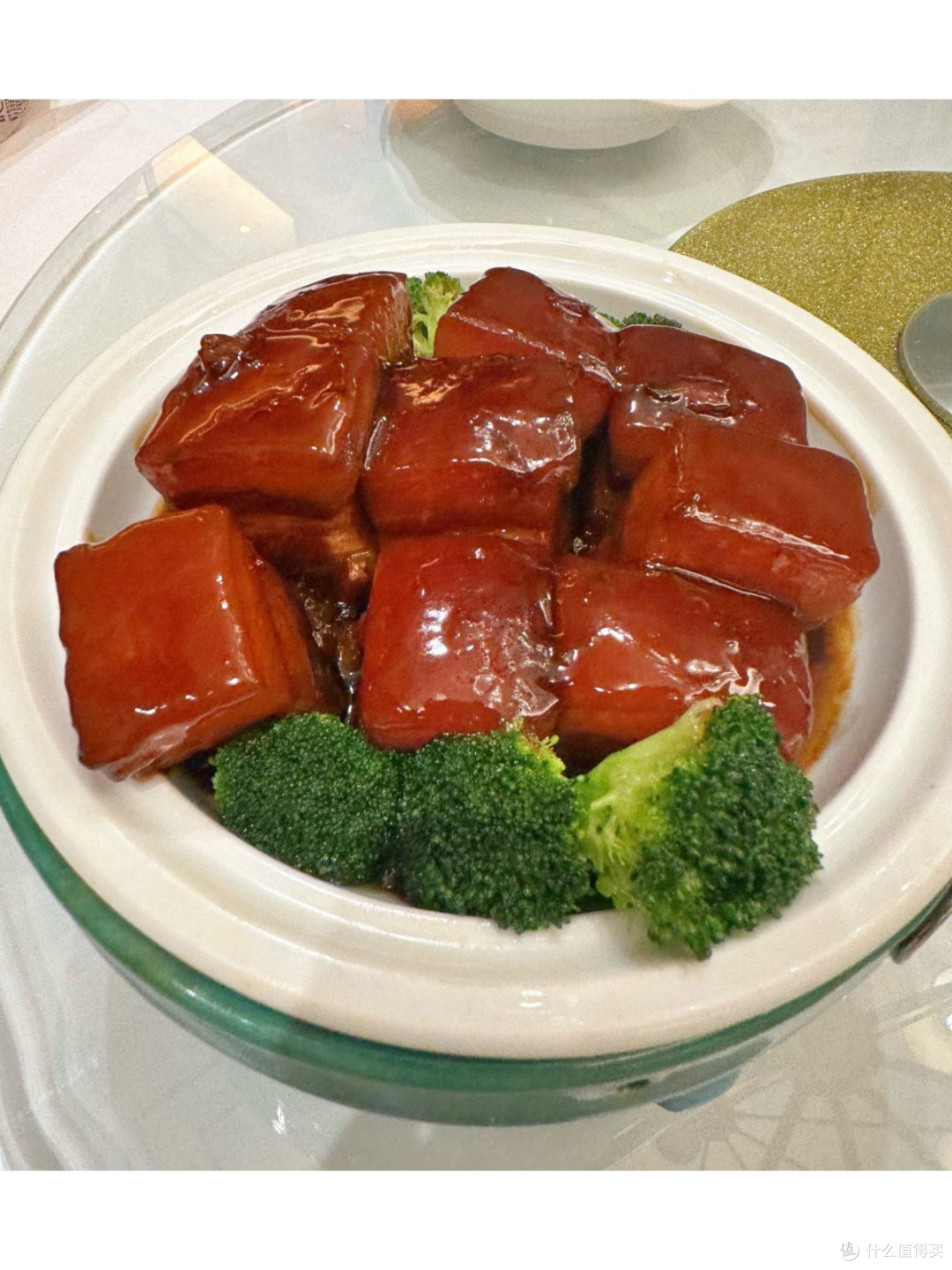 杭州美食之旅:西湖醋鱼与东坡肉
