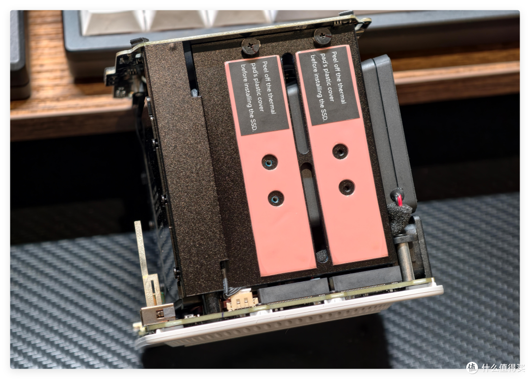 80Gbps 双UBS4 扩展坞，供电/存储/网口/音响 — 零刻 Mate Pro
