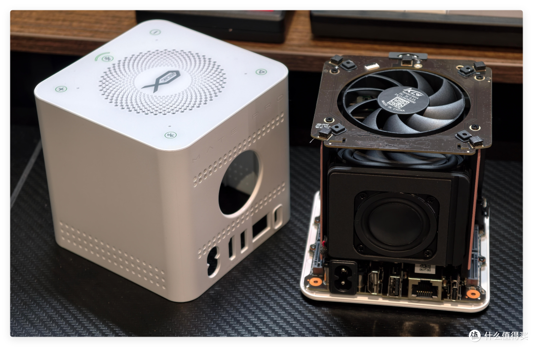 80Gbps 双UBS4 扩展坞，供电/存储/网口/音响 — 零刻 Mate Pro
