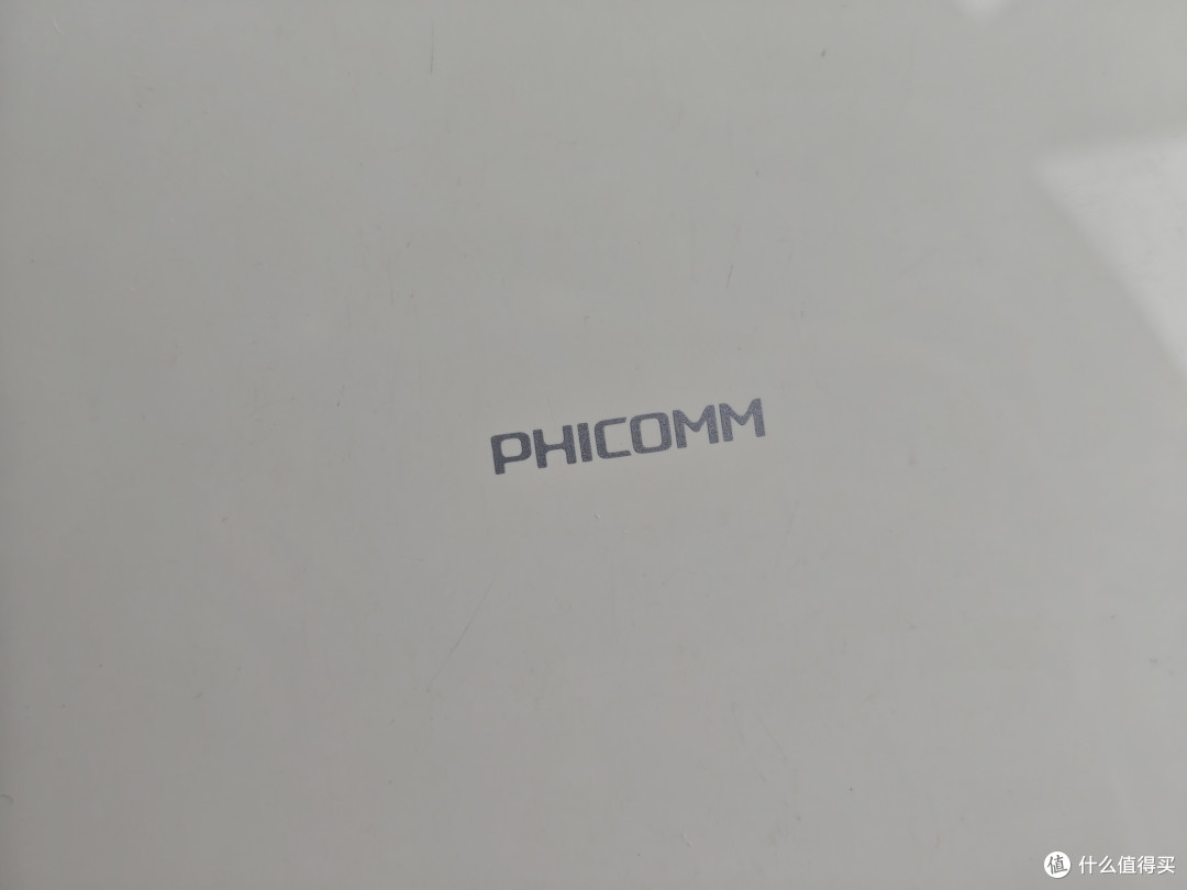 男默女泪的斐讯路由器，我偶尔会拿出来看看，通上电把玩把玩。