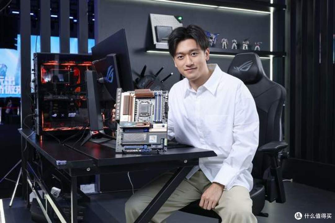 ROG复刻主板及首款ROG内存惊艳ROG DAY 2026