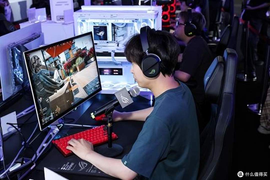 ROG复刻主板及首款ROG内存惊艳ROG DAY 2026