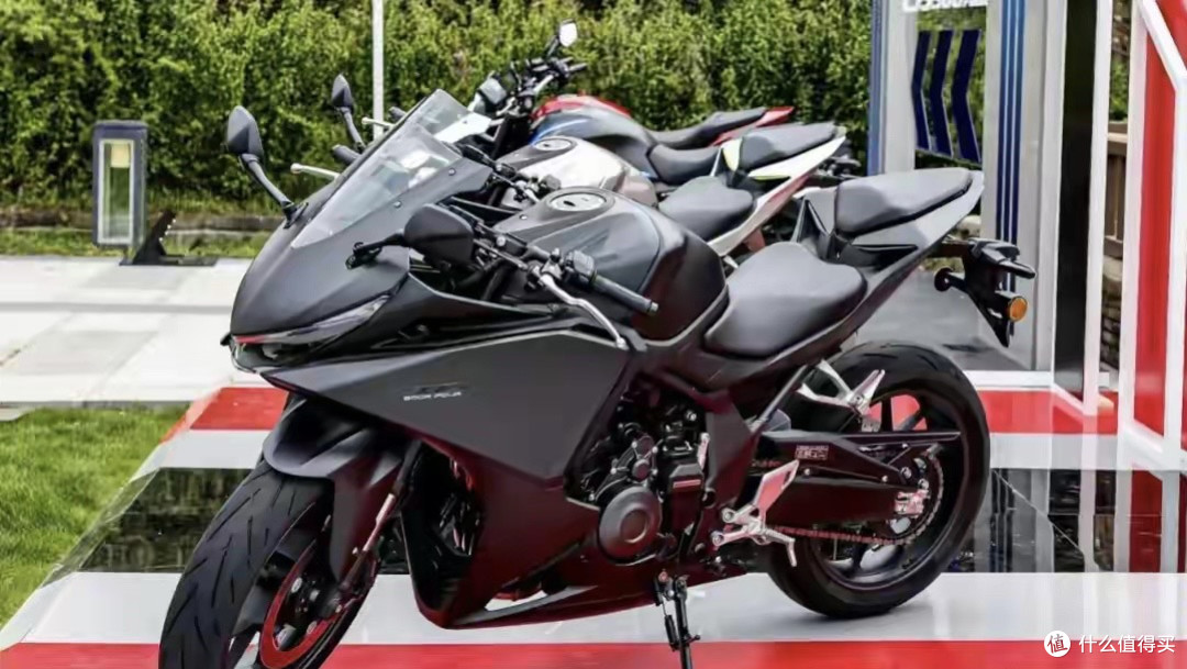 44980元!本田CBR500R Four正式上市,保守疗法还能奏效吗