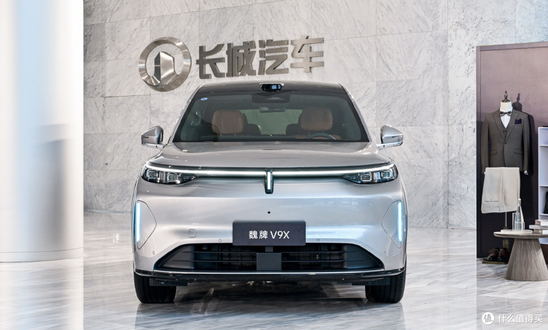 魏牌首款大型SUV上市,可选长轴、标轴,全系2.0T+双电机!