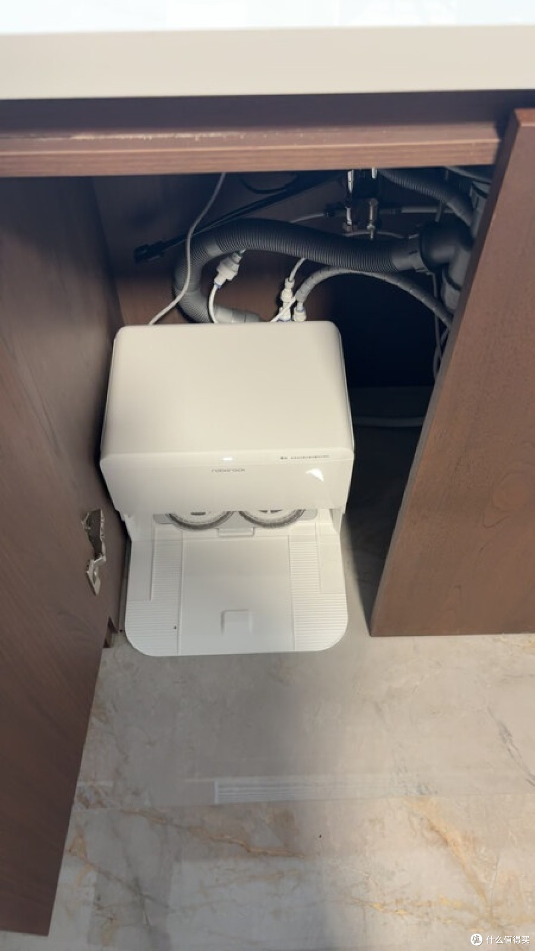 扫地机器人基站安装实测